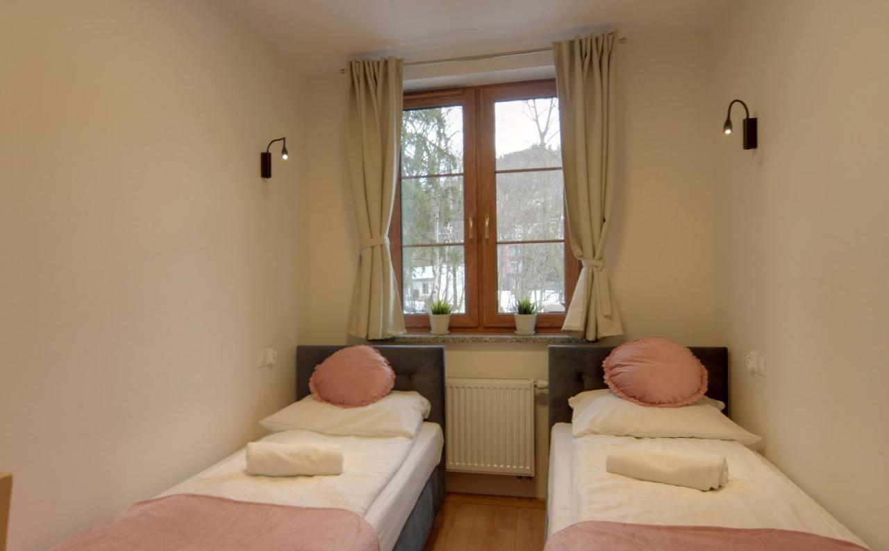 Apartamenty Sun & Ski Willa Nad Strumieniem Nadrzeczna 3D I 3E - Centrum 300M カルパッチ エクステリア 写真